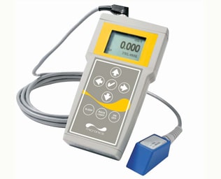 PF D550 - Atık su ve kirli akışkanlar için taşınabilir doppler ultrasonik akış ölçerler